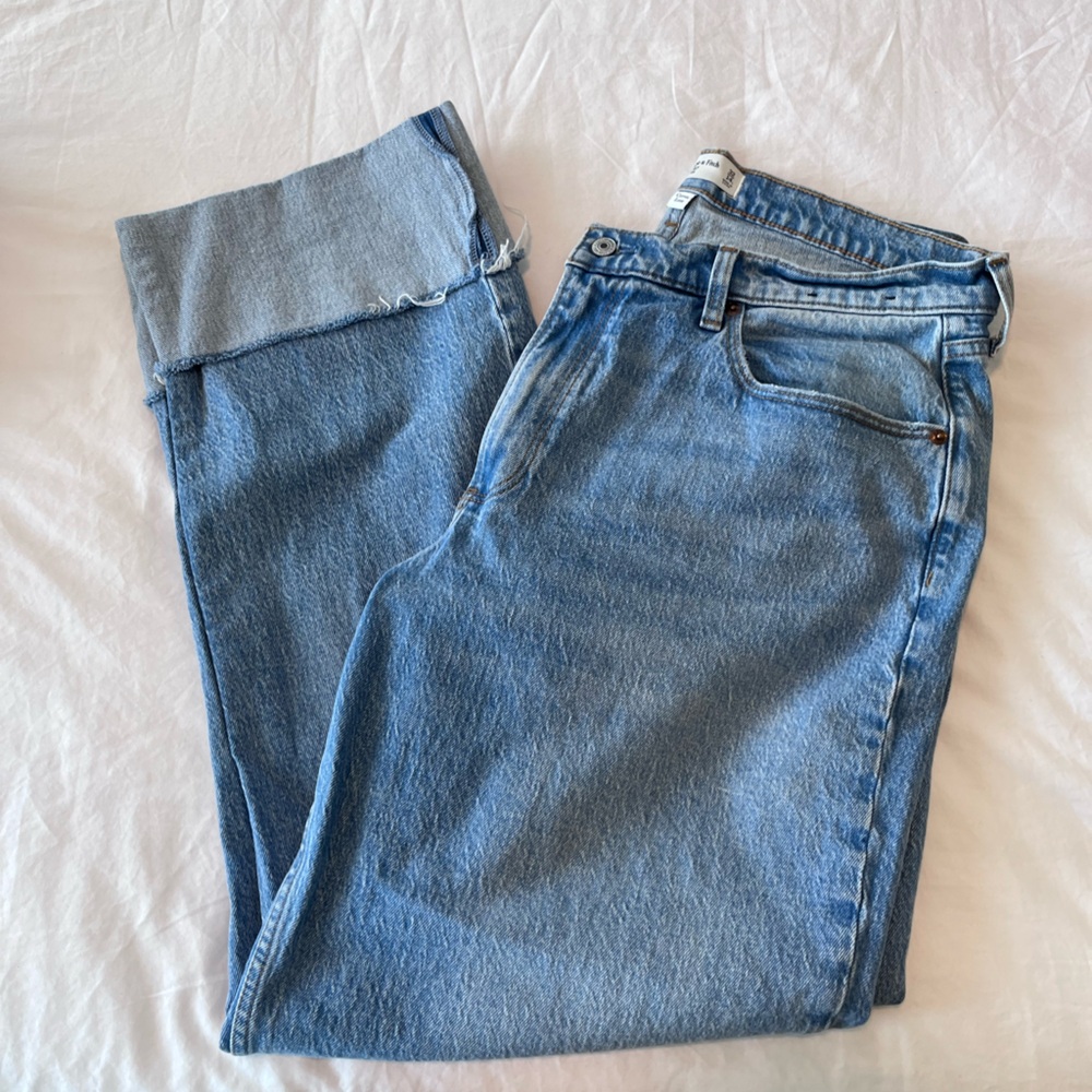 Abercrombie & Fitch The Baggy Mid Rise